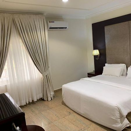 Ofas Chelsea Hotel Abuja Exterior photo