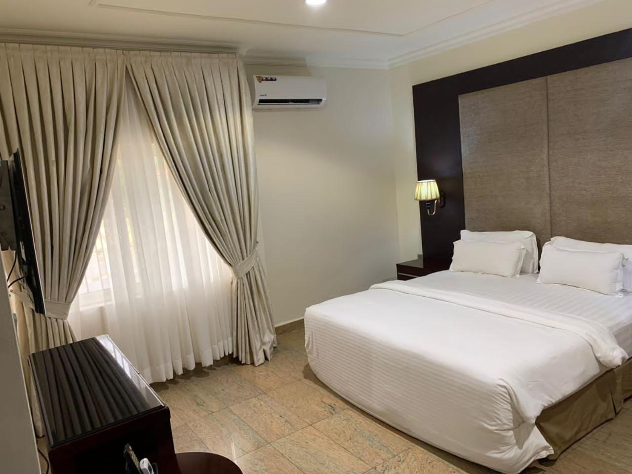 Ofas Chelsea Hotel Abuja Exterior photo