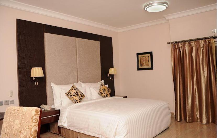 Ofas Chelsea Hotel Abuja Exterior photo